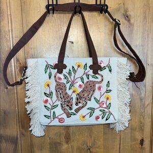 Gorgeous Beaded Tote 👜 w/Green Leaves, Flowers and Jaguar’s and Crossbody Strap